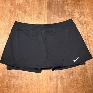 Nike Women's Dri-FIT Victory Mid-Rise Tennis Skort
